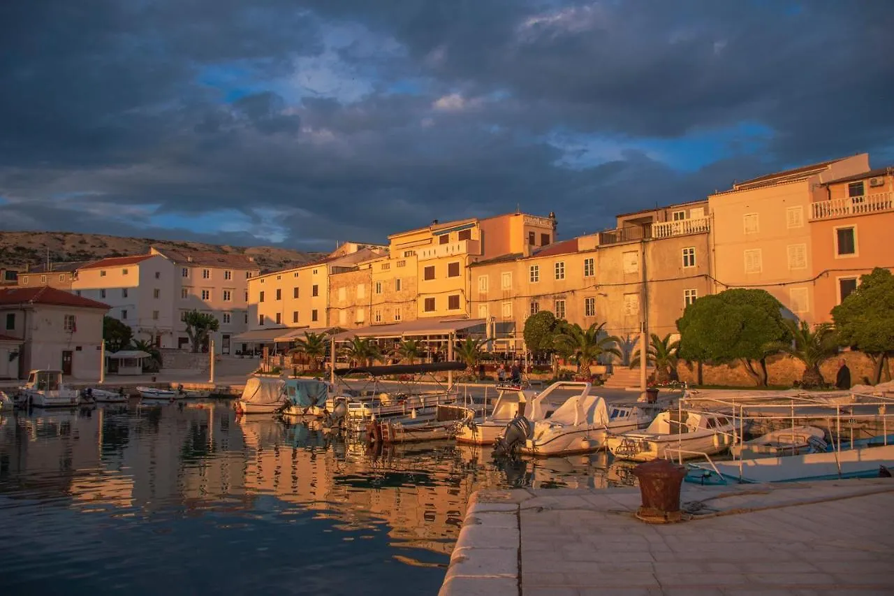 Apartments A&S Pag Town
